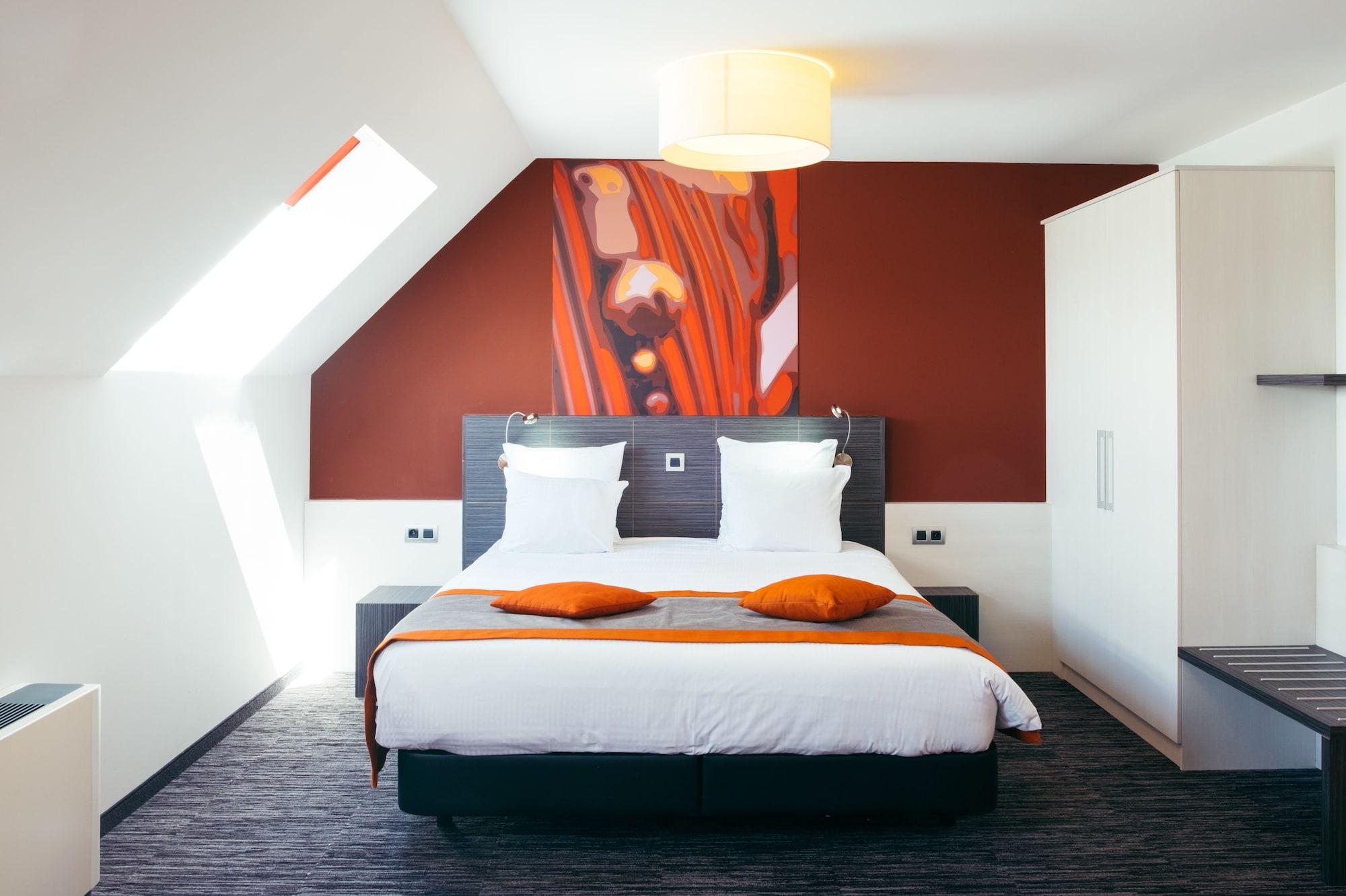 Orange Hotel La Louviere Exterior photo